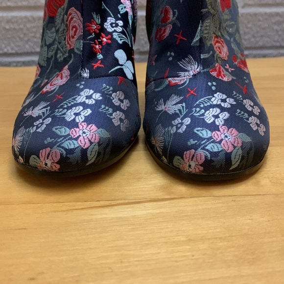 SAM EDELMAN Cambell boots women size 6.5 chunky heels zip Floral Embroidered EUC - Picture 3 of 12